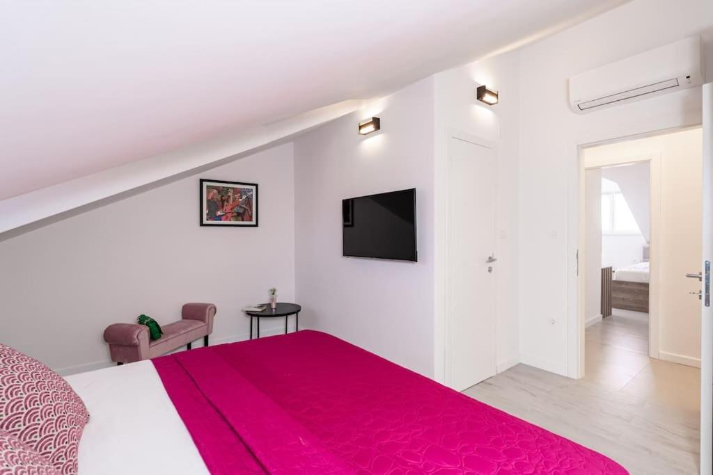 Friends & Family Apartment