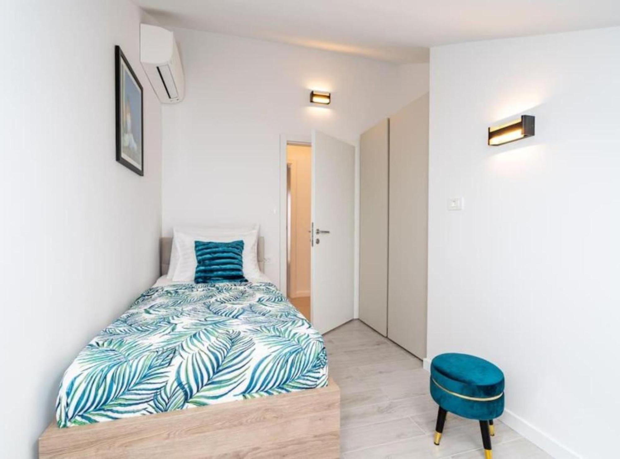 Friends & Family Apartman *