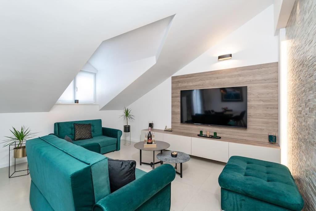 Friends & Family Apartment